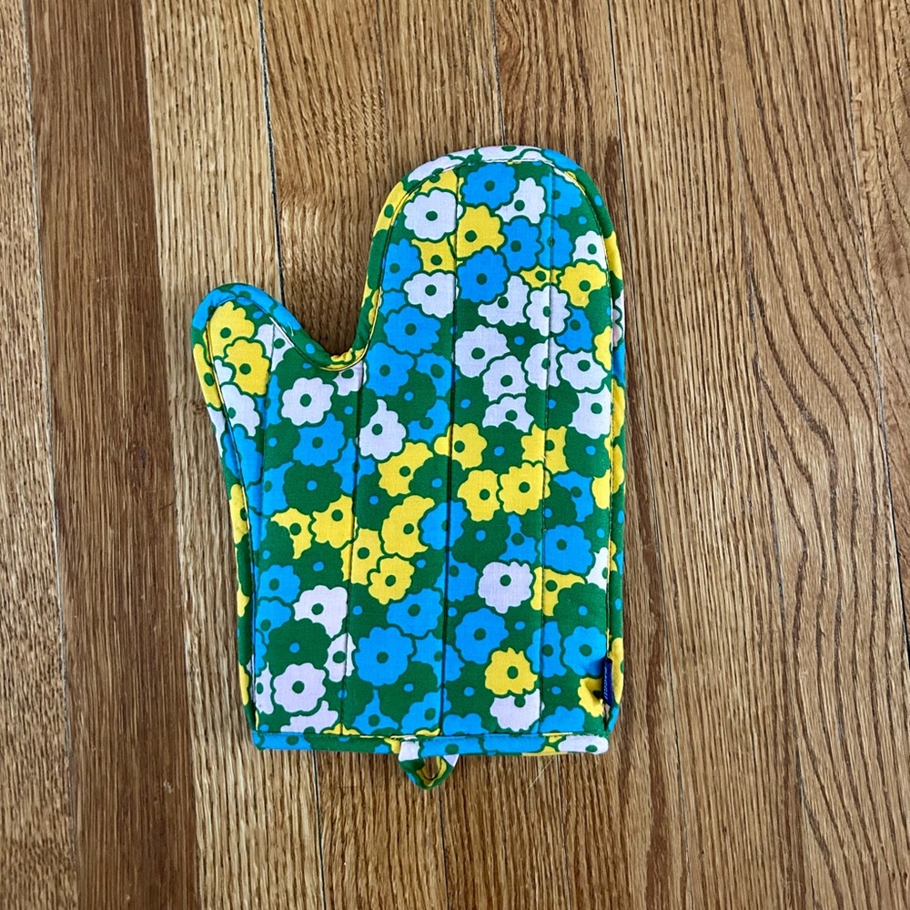 Baggu Flowerbed Oven Mitt